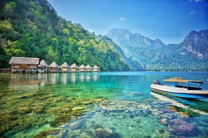 10 Tempat Wisata di Ambon yang Terkenal Pesona Kepulauan Maluku