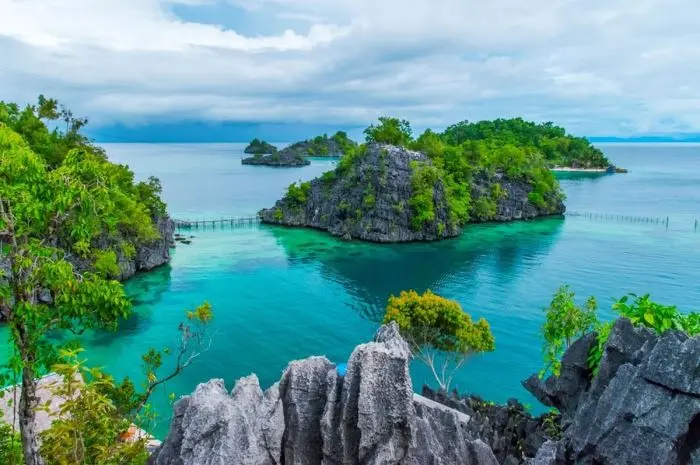 Destinasi Wisata Bahari Terbaik di Sulawesi Tenggara yang Wajib Kamu Kunjungi