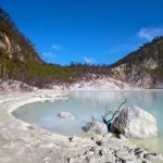 Tujuan Wisata di Jawa Barat, Dari Kawah Putih Ciwidey Hingga Situs Gunung Padang